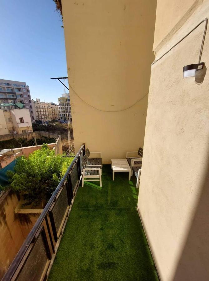 Sky Apartment 1 St. Paul's Bay Buitenkant foto